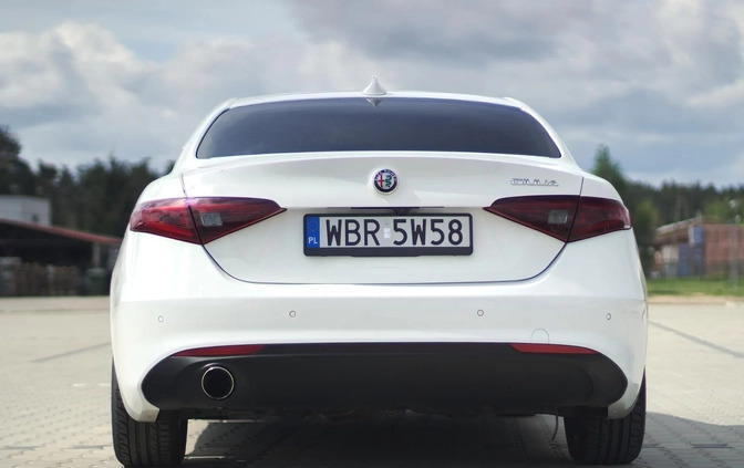 Alfa Romeo Giulia cena 97000 przebieg: 101000, rok produkcji 2018 z Białobrzegi małe 29